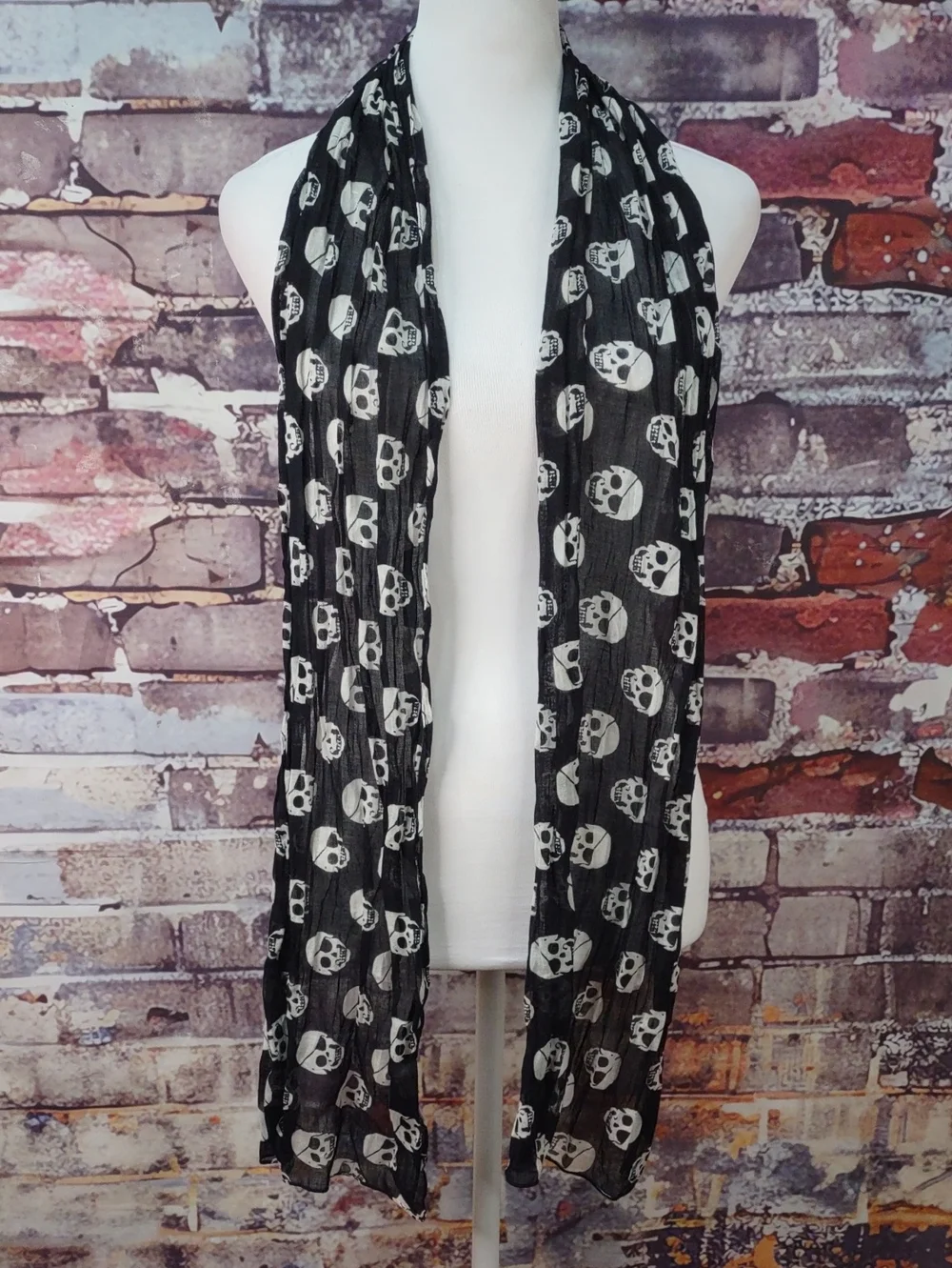 Black/White Skull Print Scarf